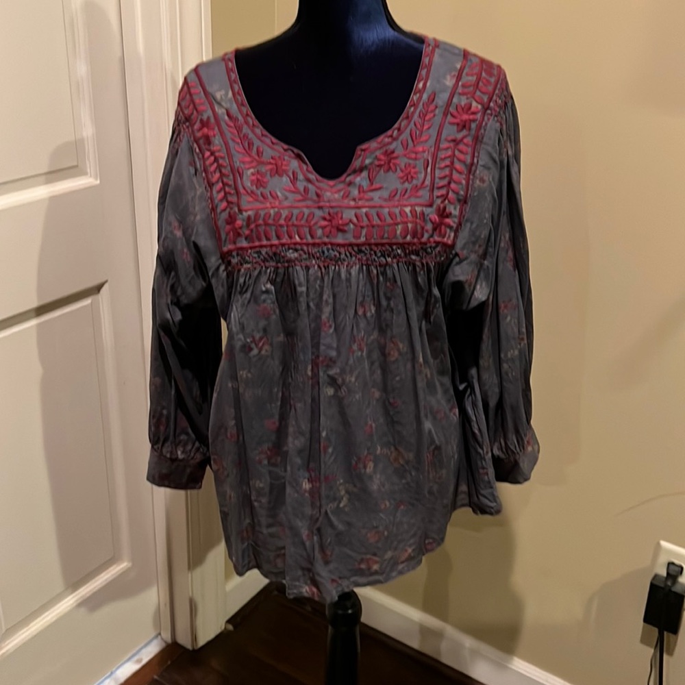 Beautiful Sister Mary top